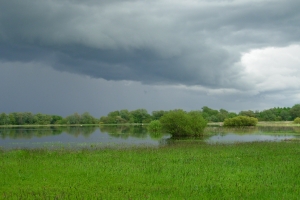 burzowe chmury nad Bugiem